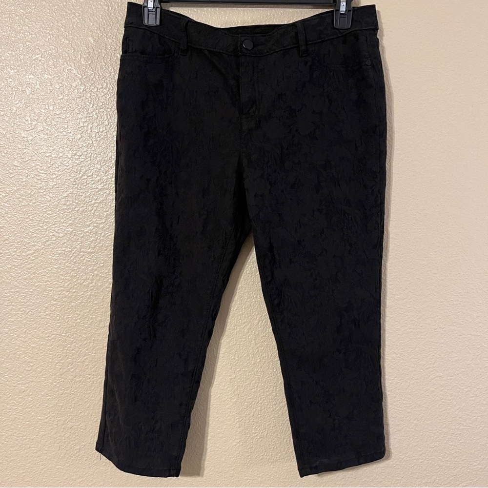 Simply Vera Vera Wang Denim Women’s Size 14P Black Floral Textured Capri Pants